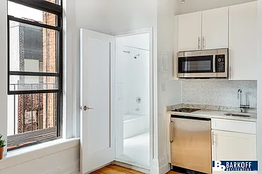 Rented by Barkoff Residential 