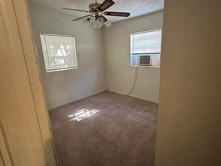 342 Linden Ln — Photo 9