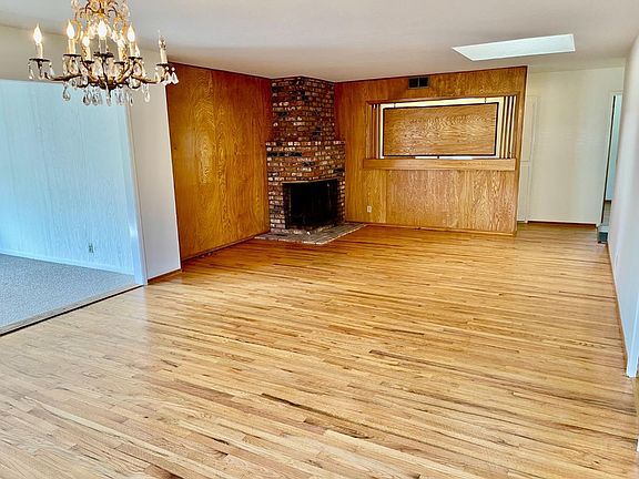 3rd image of 535 Inez Way