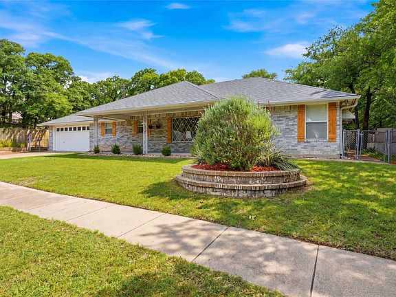 3rd image of 217 Spruce Cir