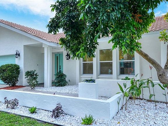2nd image of 2962 Captiva Dr