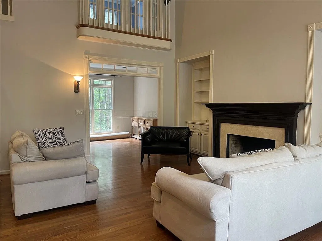 4 bed, 3.5 bath, 3210 sqft, $4,800 — Photo 3