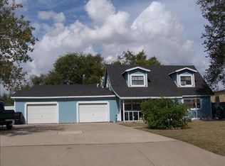 227 NE 2nd St, Moore, OK 73160