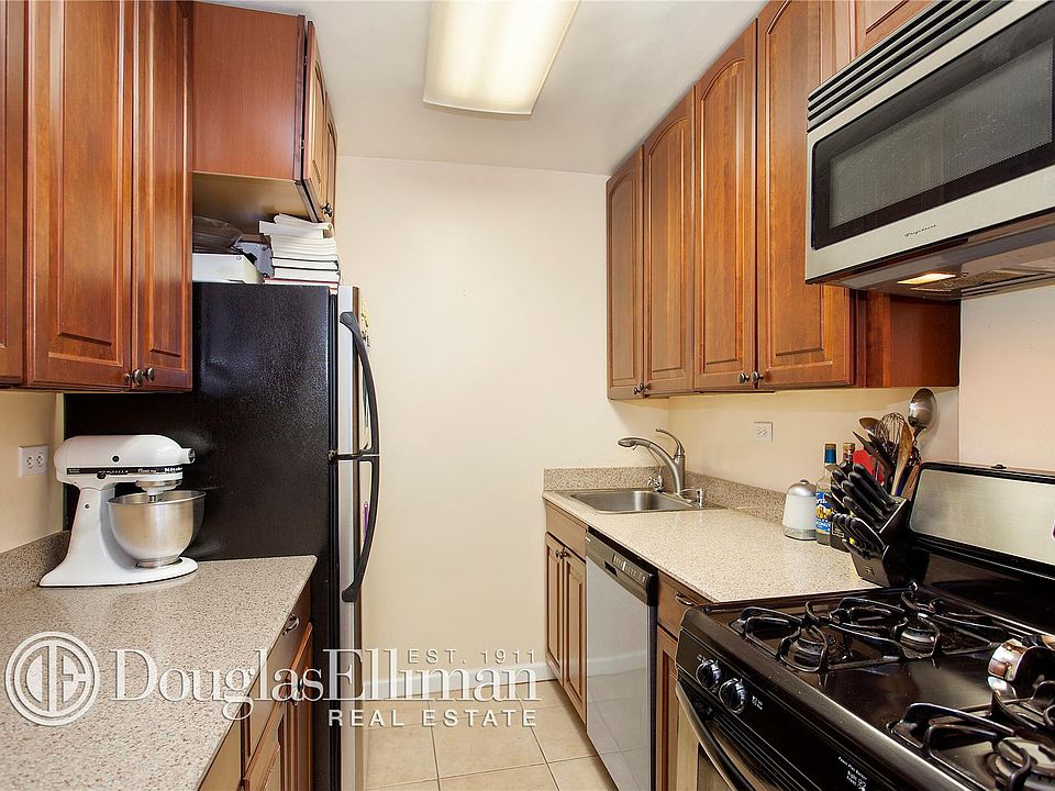 1st image of 155 W 68th St APT 1833