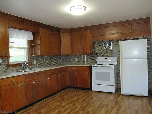 5th image of 3909 Saint Stans Ave