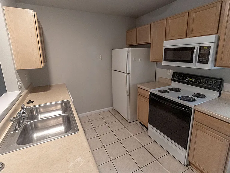 1601 Bold Ruler Ct — Photo 2