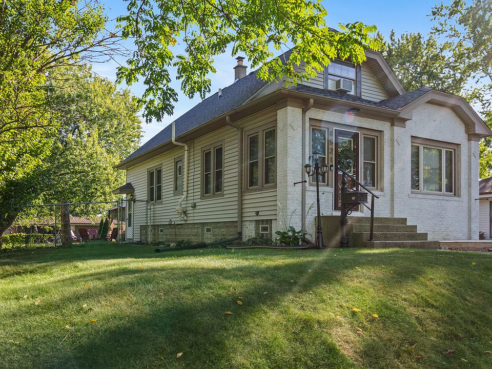 1st image of 8521 W Arthur Ave