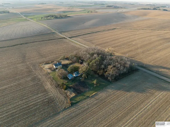 2471 D Rd, Oakland, NE 68045