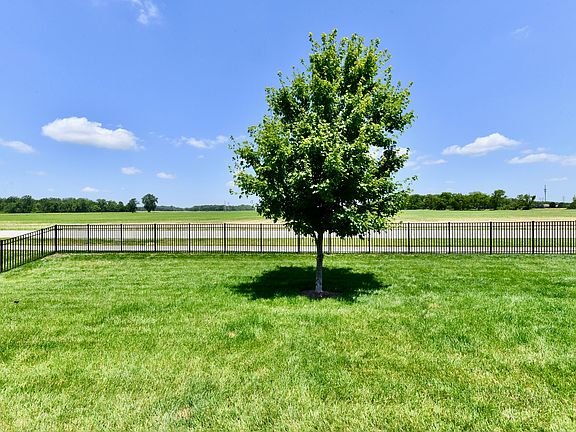 3rd image of 21536 Gisborne Dr