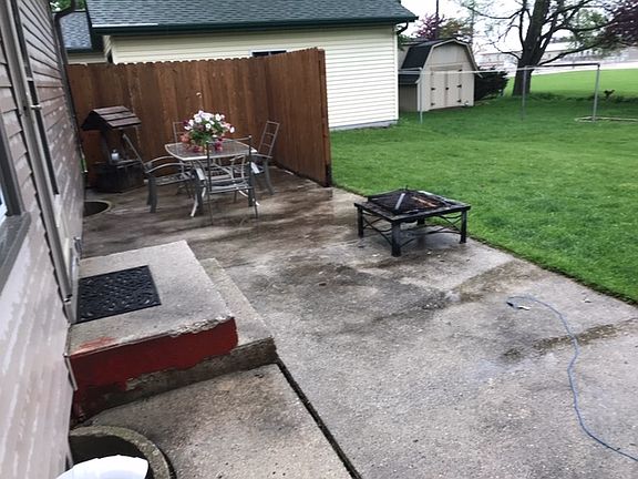 2nd image of 2210 Van Buren St