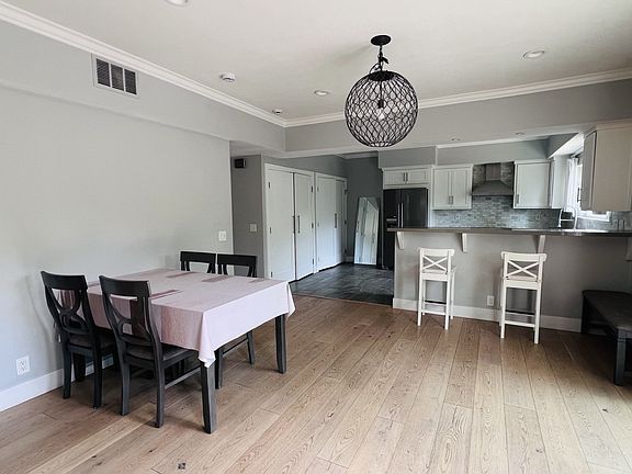 4th image of 42 Mann St