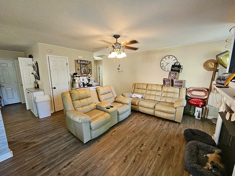 111 Casey Ct — Photo 9