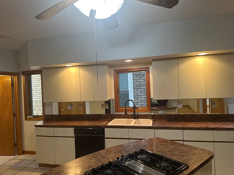 421 Poplar St #1 — Photo 9