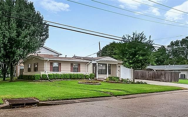 2nd image of 2208 Elise Ave