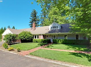 18815 Green Bluff Dr, Lake Oswego, OR 97034