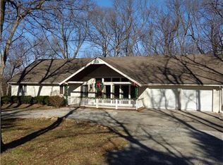 7770 Buckwood Dr, Smithville, MO 64089