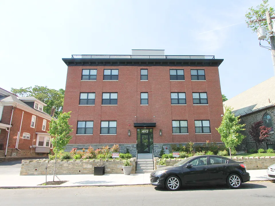 492 Roxborough Ave
