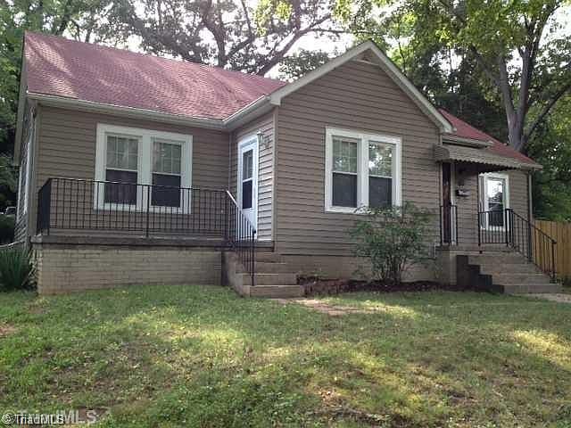 1st image of 220 Corona St