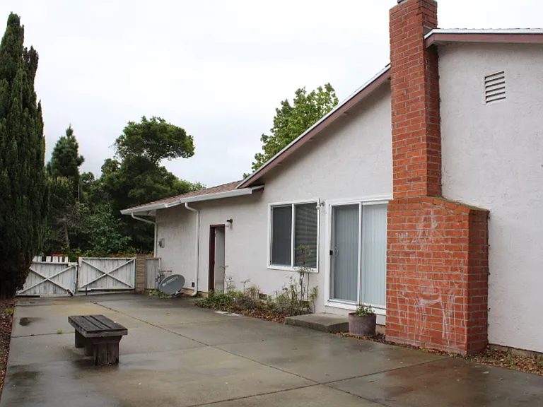 2152 Bluejay Cir — Photo 28