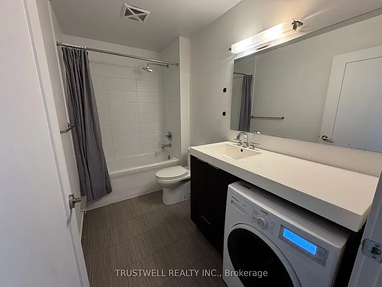 318 Richmond St W #1810 — Photo 6