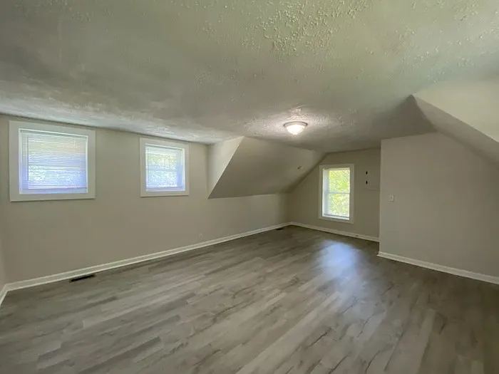 328 Falls Rd — Photo 20