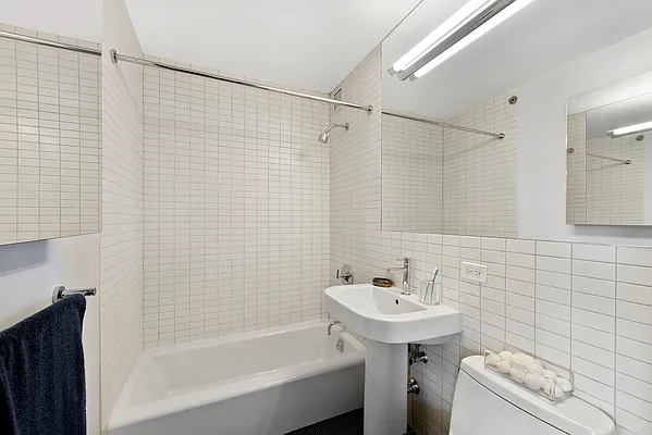 Rented by Douglas Elliman Development Marketing | media 11