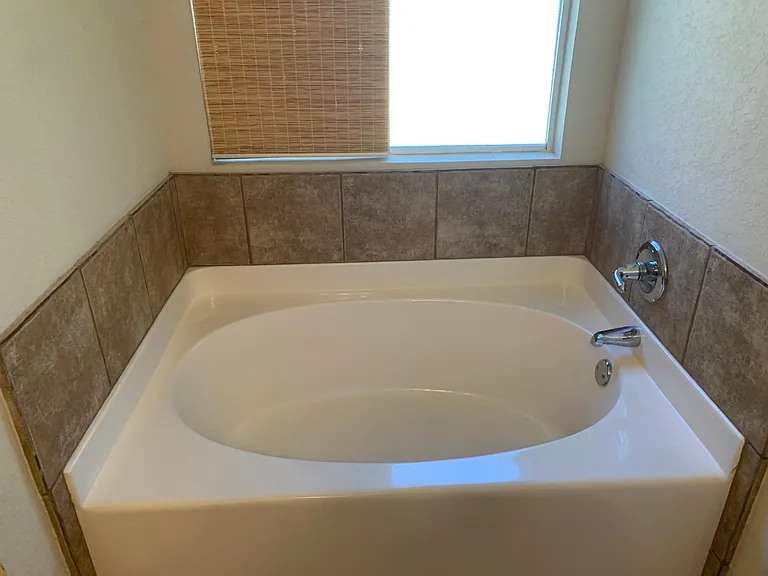2708 Butterfly Dr — Photo 13