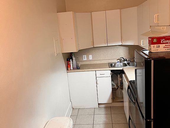 5th image of 1158 Prospect St APT 9