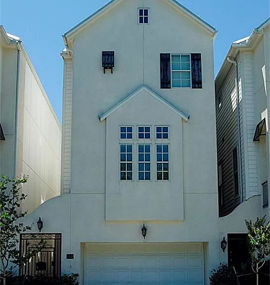 6310 Grand Blvd — Photo 1