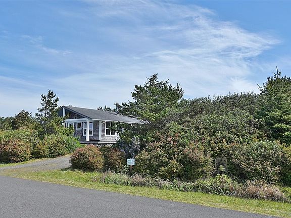 3rd image of 1056 1057 Greenview Avenue SW