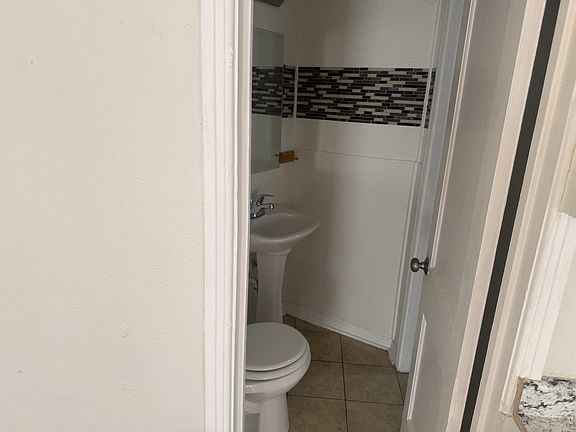 3rd image of 1585 Dudley St #11535795