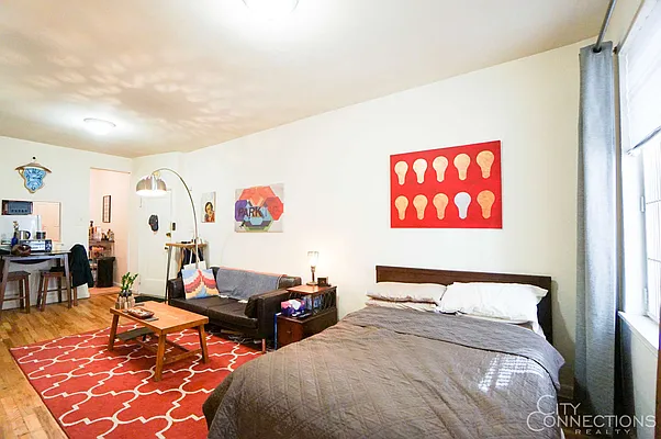 Rented by City Connections Realty | media 18