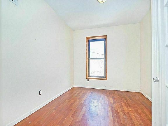 4th image of 127 Rogers Ave
