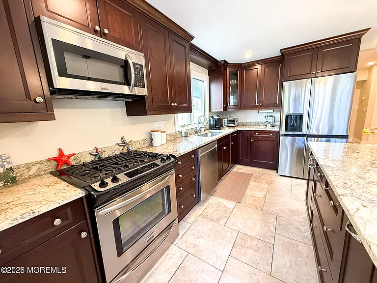 25 Ocean Ave — Photo 16