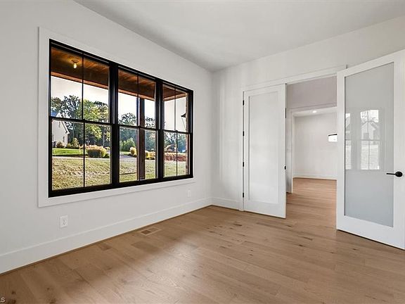 5th image of 7619 Pemberley Dr