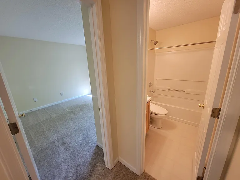 4200 Pin Oak Dr — Photo 25