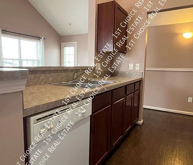 635 Worthington Dr — Photo 5