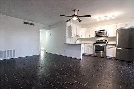 2nd image of 5119 Live Oak St APT 121