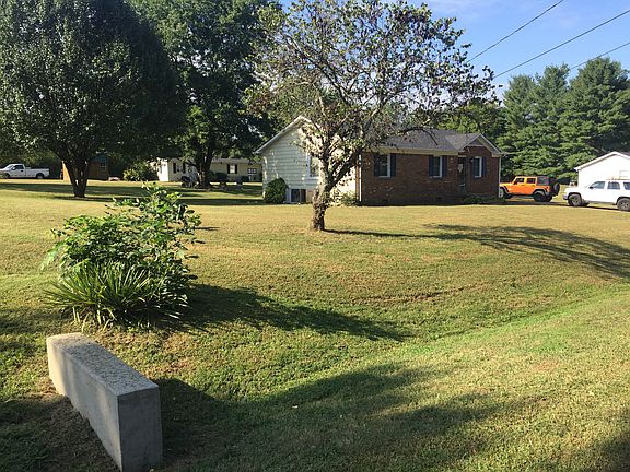3rd image of 119 Stonegate Dr