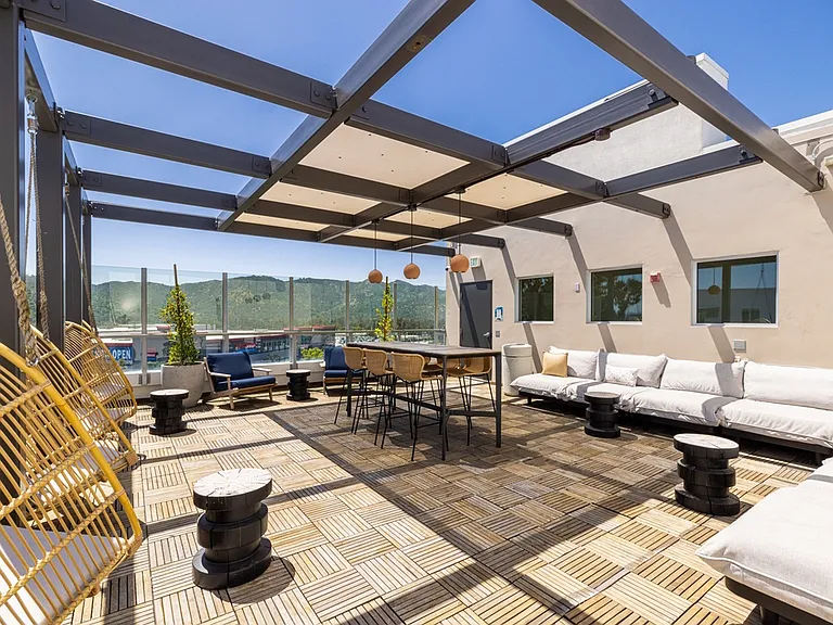 Rooftop Seating | Brio Apartments | Apartment in Glendale, CA