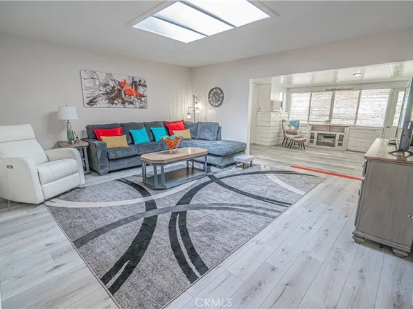 26862 Oak Branch Cir, Newhall, CA 91321