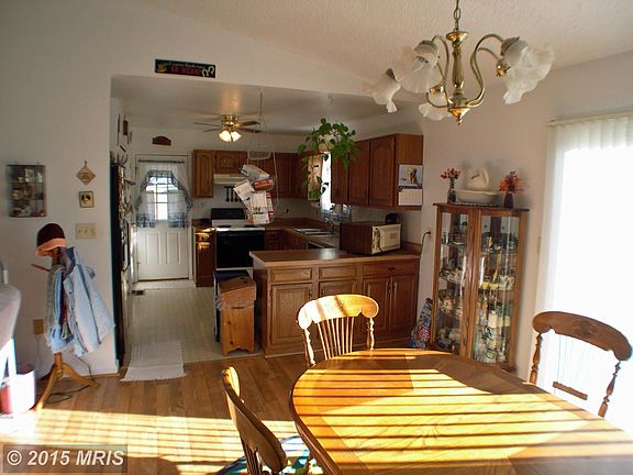 5th image of 77 Lambert Ln
