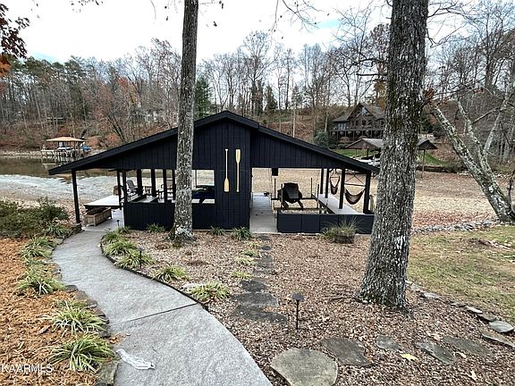 3rd image of 5000 Lakeland Dr
