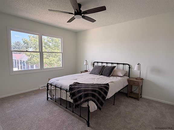 5th image of 1601 Columbine Ct