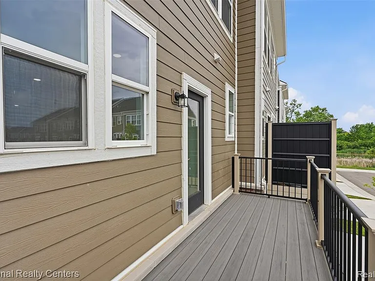 43034 Atwood Ave — Photo 30
