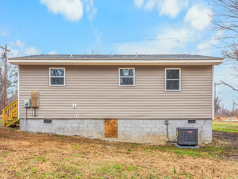 2043 Bishop Rd — Photo 3