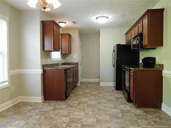 5th image of 309 Westminster Dr