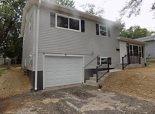 2074 N Albertha Ave, Springfield, MO 65803