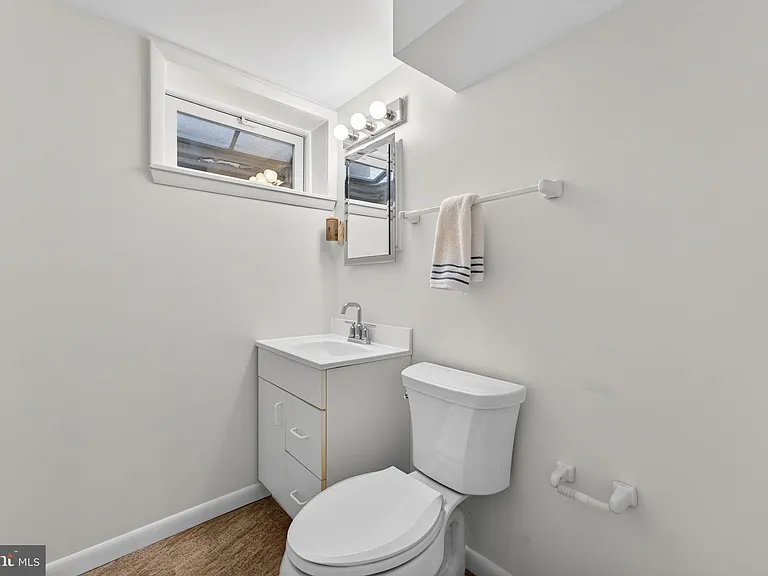 7507 Murillo St — Photo 6