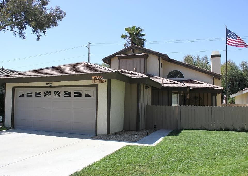 1st image of 41399 Avenida De La Reina